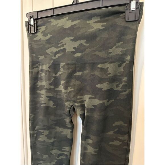 Spanx Seamless Camouflage High Waisted Leggings Size S - Picture 4 of 7